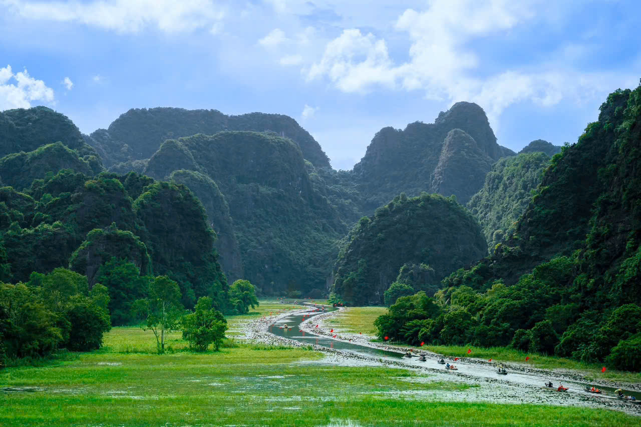 Hoa Lu Tam Coc Ninh Binh Trang An